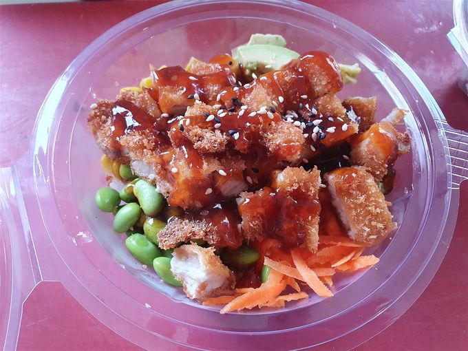 Poke bowl  600cc chicken €10,00